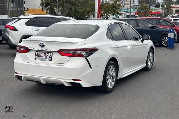 2021 Toyota Camry Ascent Sport in White