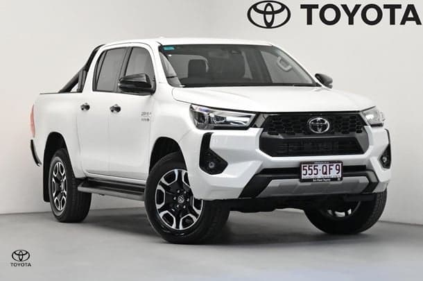 2025 Toyota Hilux SR5 in White