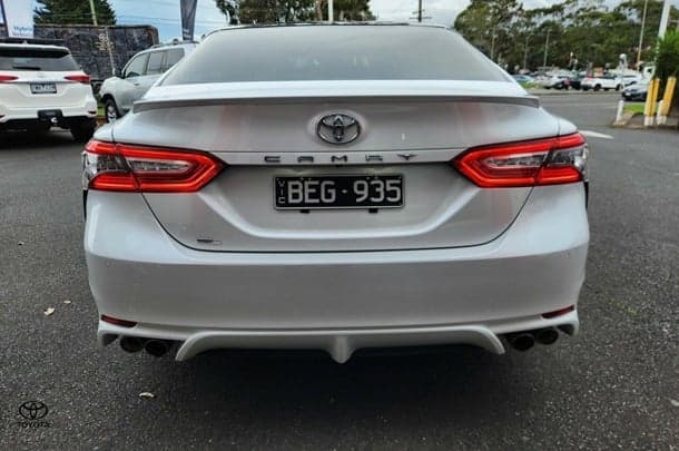 2019 Toyota Camry SL in White