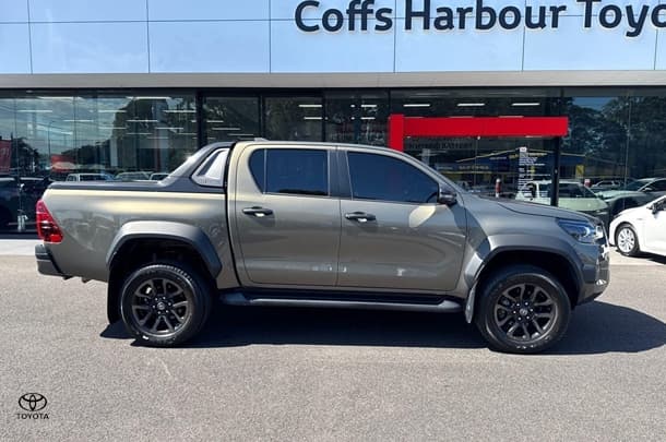 2023 Toyota Hilux Rogue in Bronze