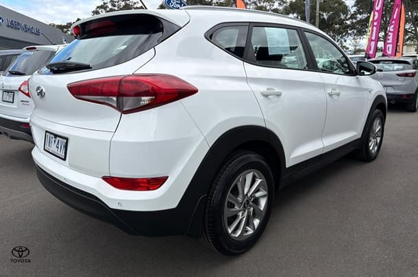 2018 Hyundai Tucson Active in White