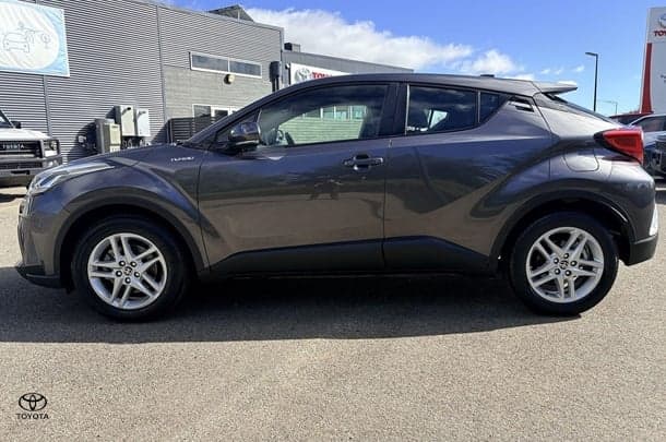 2022 Toyota C-HR GXL-2WD in Silver