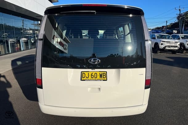2023 Hyundai STARIA Base in White