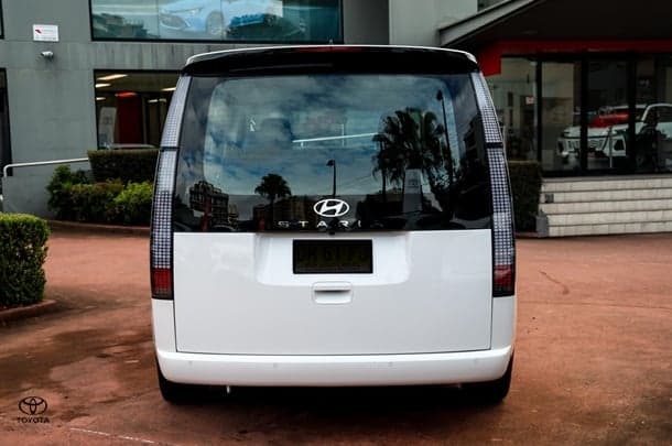 2024 Hyundai STARIA Base in Creamy White