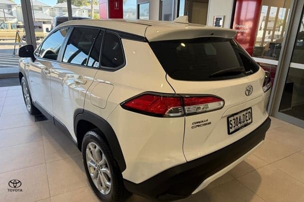 2025 Toyota Corolla Cross GX in White
