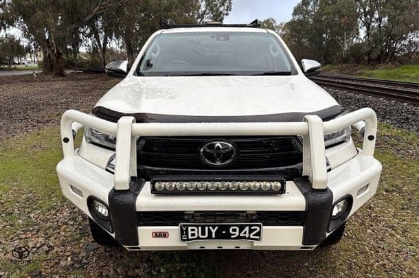 2022 Toyota Hilux SR5 in White