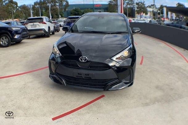 2021 Toyota Yaris Ascent Sport in Black