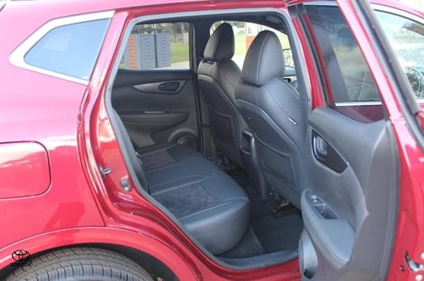 2021 Nissan QASHQAI Midnight Edition in Red