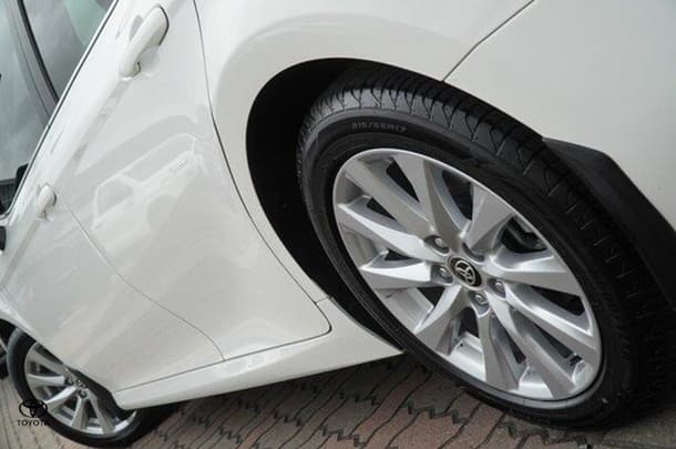 2017 Toyota Camry Ascent in White