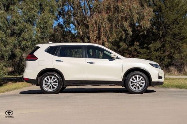 2018 Nissan X-TRAIL ST in White