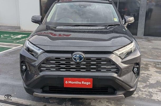 2022 Toyota RAV4 Cruiser 2WD in Silver