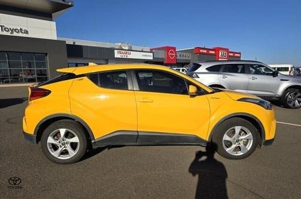 2018 Toyota C-HR Base in Yellow