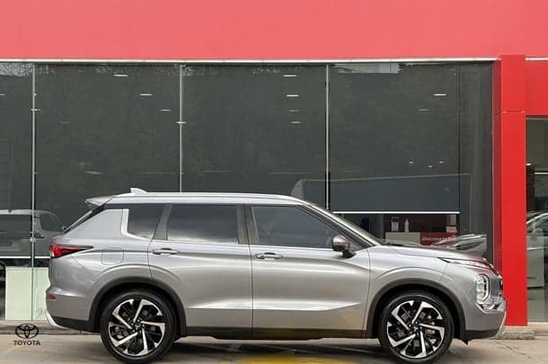 2022 Mitsubishi Outlander Aspire in Grey
