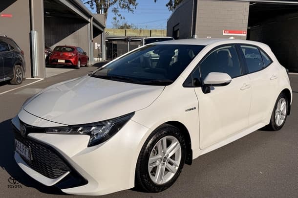 2022 Toyota Corolla Ascent Sport Hybrid in White