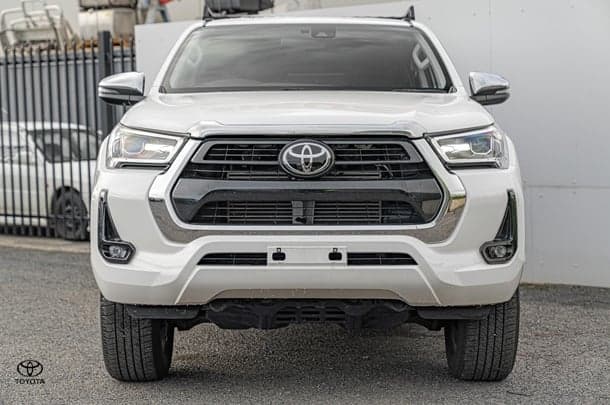 2023 Toyota Hilux SR5 in White