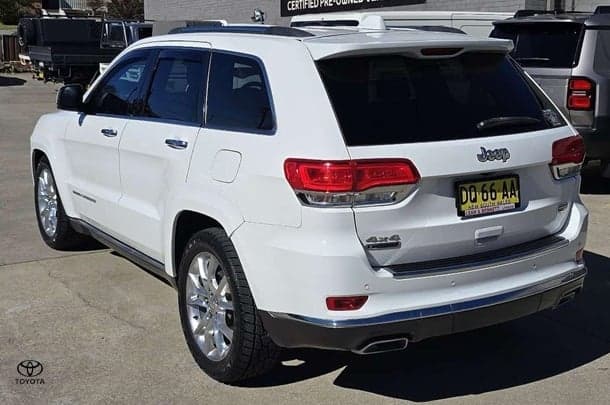 2013 Jeep Grand Cherokee Summit in White