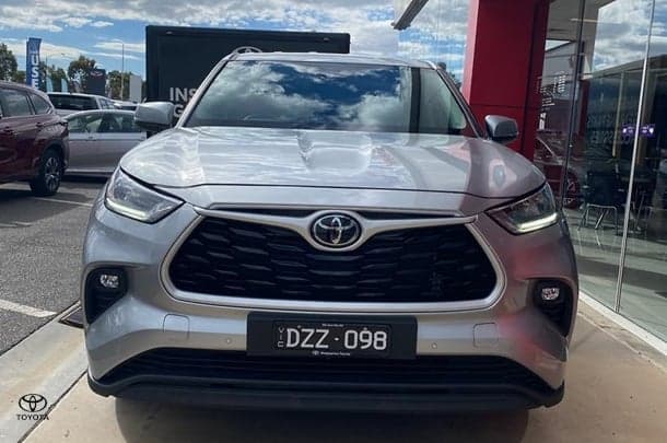 2023 Toyota Kluger GX in Silver