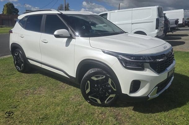2025 Kia Seltos GT-Line in White