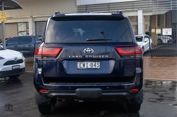 2022 Toyota Landcruiser VX in Blue