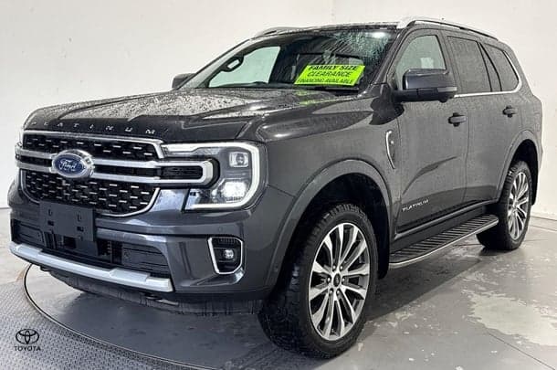2024 Ford Everest Platinum in Grey