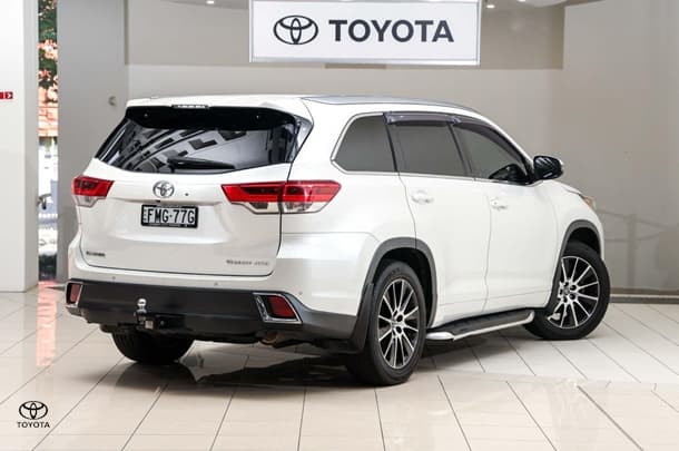 2019 Toyota Kluger Grande in White