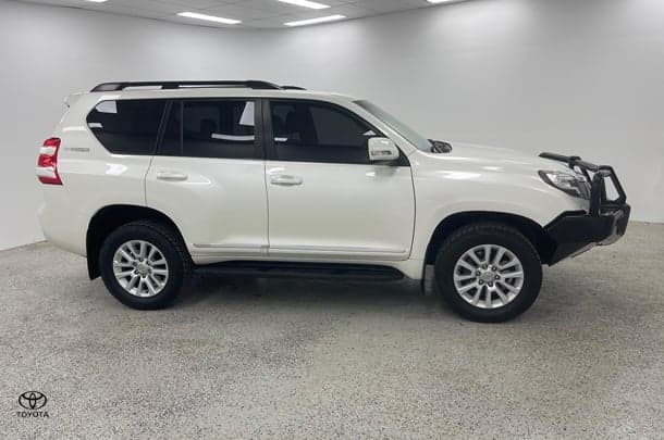 2017 Toyota Landcruiser Prado Altitude in White