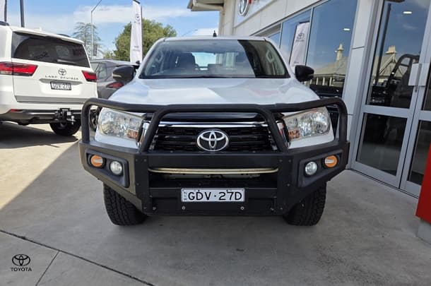 2018 Toyota Hilux SR in White
