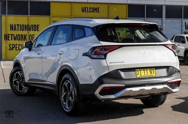 2024 Kia Sportage S in White