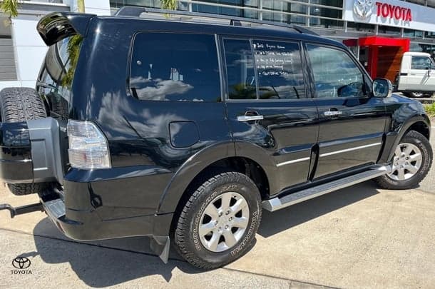 2012 Mitsubishi Pajero GLX in Black