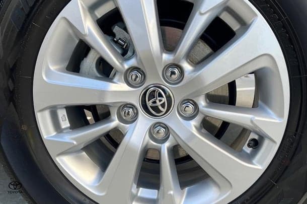 2025 Toyota Yaris Cross GXL in Grey