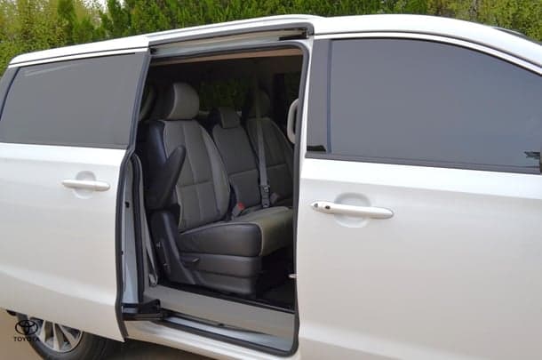 2017 Kia Carnival SLi in White
