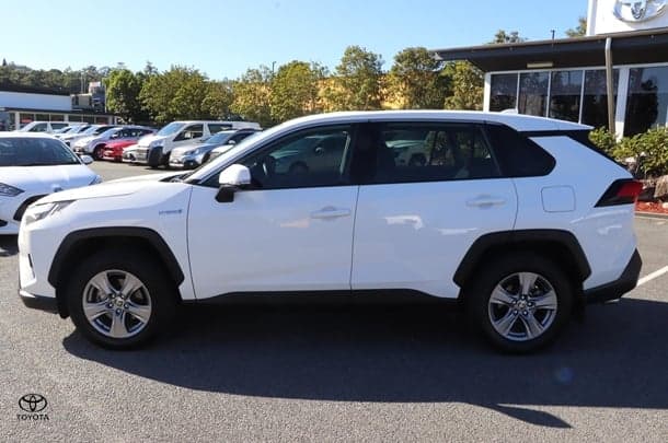 2022 Toyota RAV4 GX-2WD in White