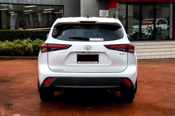 2025 Toyota Kluger GX AWD in White