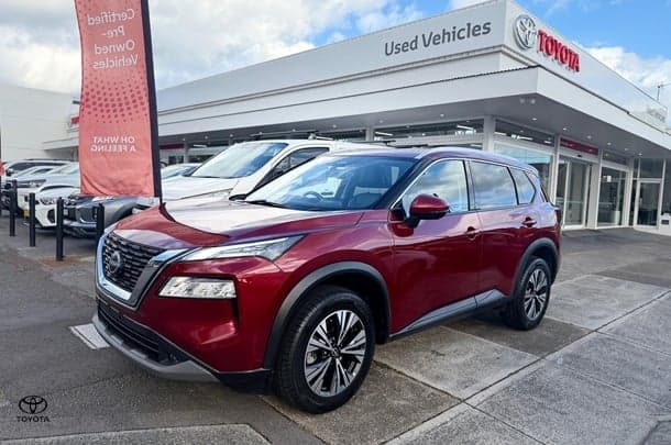 2023 Nissan X-TRAIL ST-L in Red