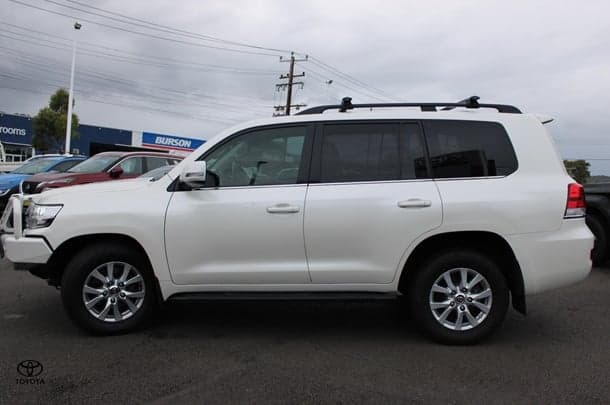 2017 Toyota Landcruiser VX in White