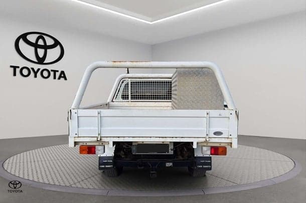 2017 Mitsubishi Triton GLS in White