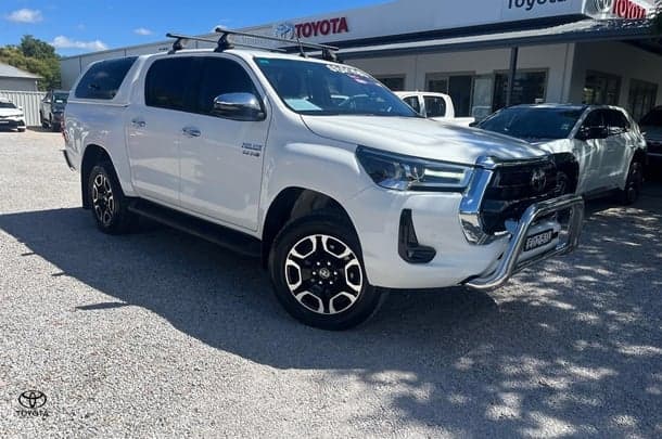 2021 Toyota Hilux SR5 in White
