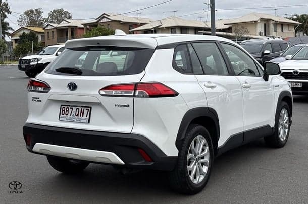 2023 Toyota Corolla Cross GX in White