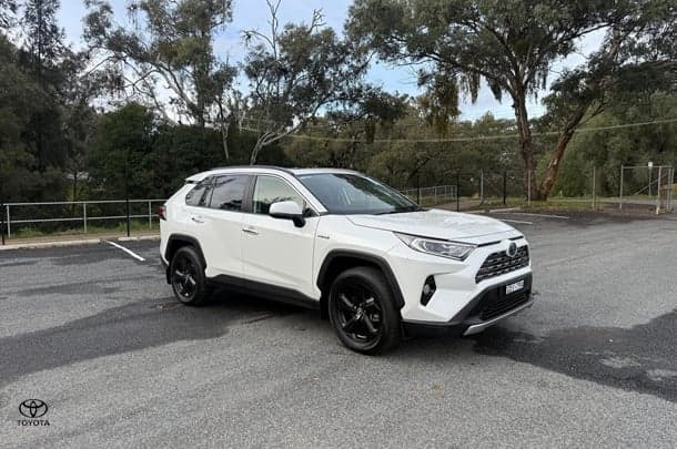 2020 Toyota RAV4 Cruiser in White