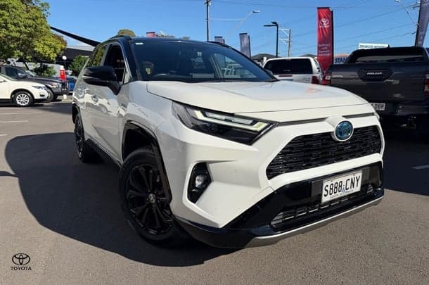 2022 Toyota RAV4 XSE (2WD) in Two Tone White