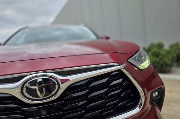 2021 Toyota Kluger Grande in Red