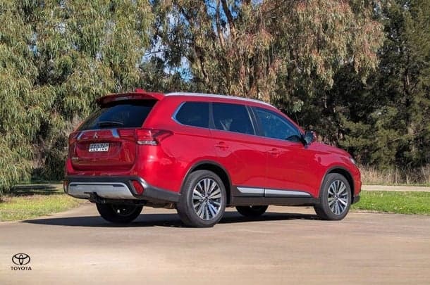 2019 Mitsubishi Outlander LS in Red