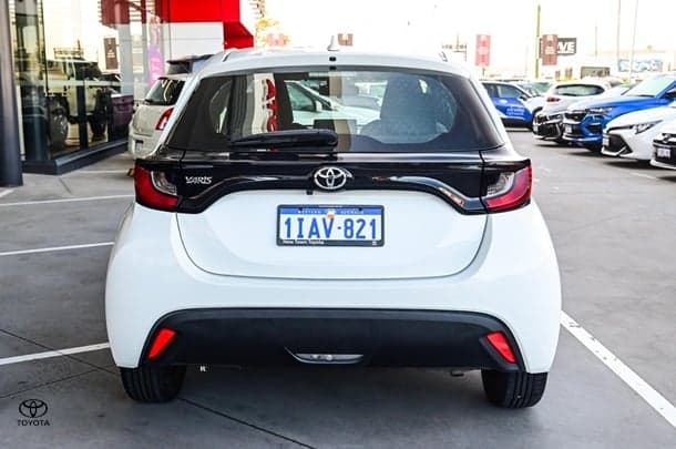 2023 Toyota Yaris Ascent Sport in White