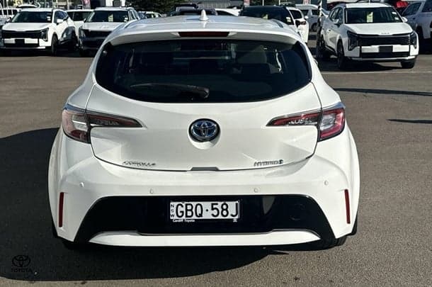 2020 Toyota Corolla Ascent Sport Hybrid in White
