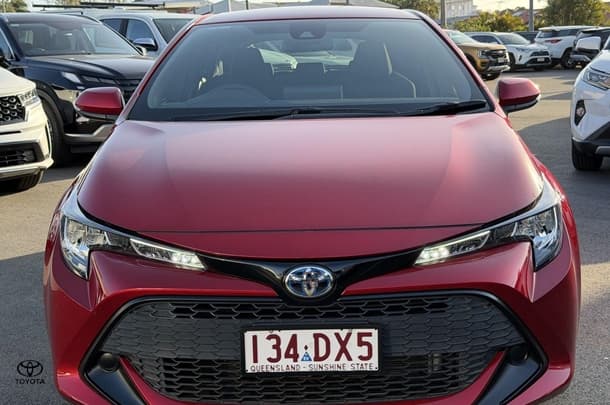 2022 Toyota Corolla Ascent Sport Hybrid in Red