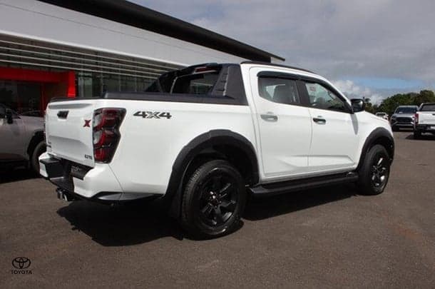 2025 Isuzu D-MAX X-TERRAIN in White