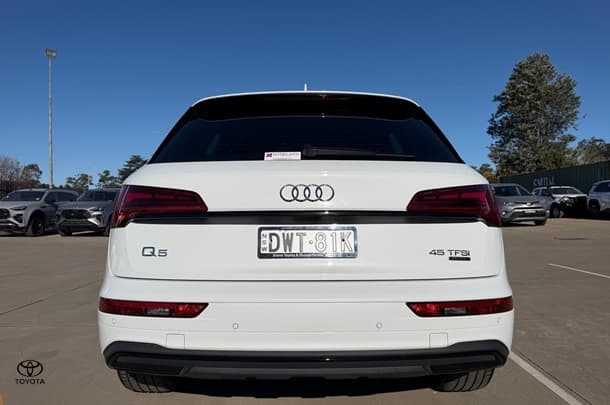 2021 Audi Q5 45 TFSI Sport in White