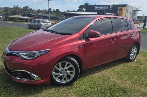 2018 Toyota Corolla Hybrid in Red