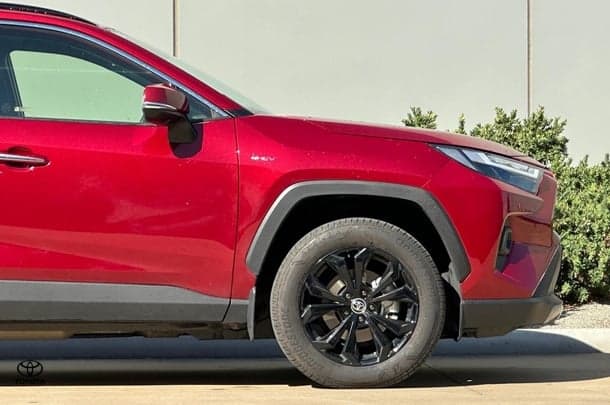 2025 Toyota RAV4 Cruiser in Red