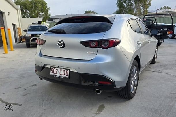 2021 Mazda 3 G20 Pure in Silver